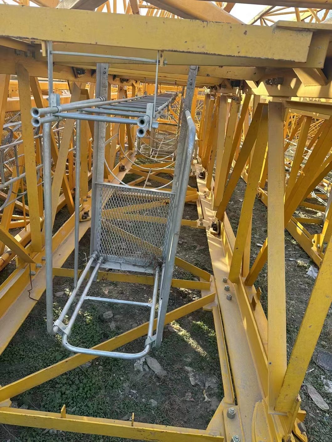 Second Hand Tower Crane 19 Years, The Piece of Good Disassembly