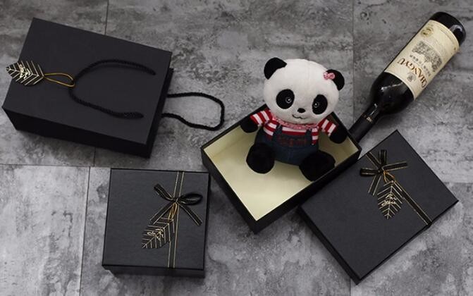 Free sample Luxury velvet drawer packaging perfume custom paper box with logo stamping golden,headband packaging box for