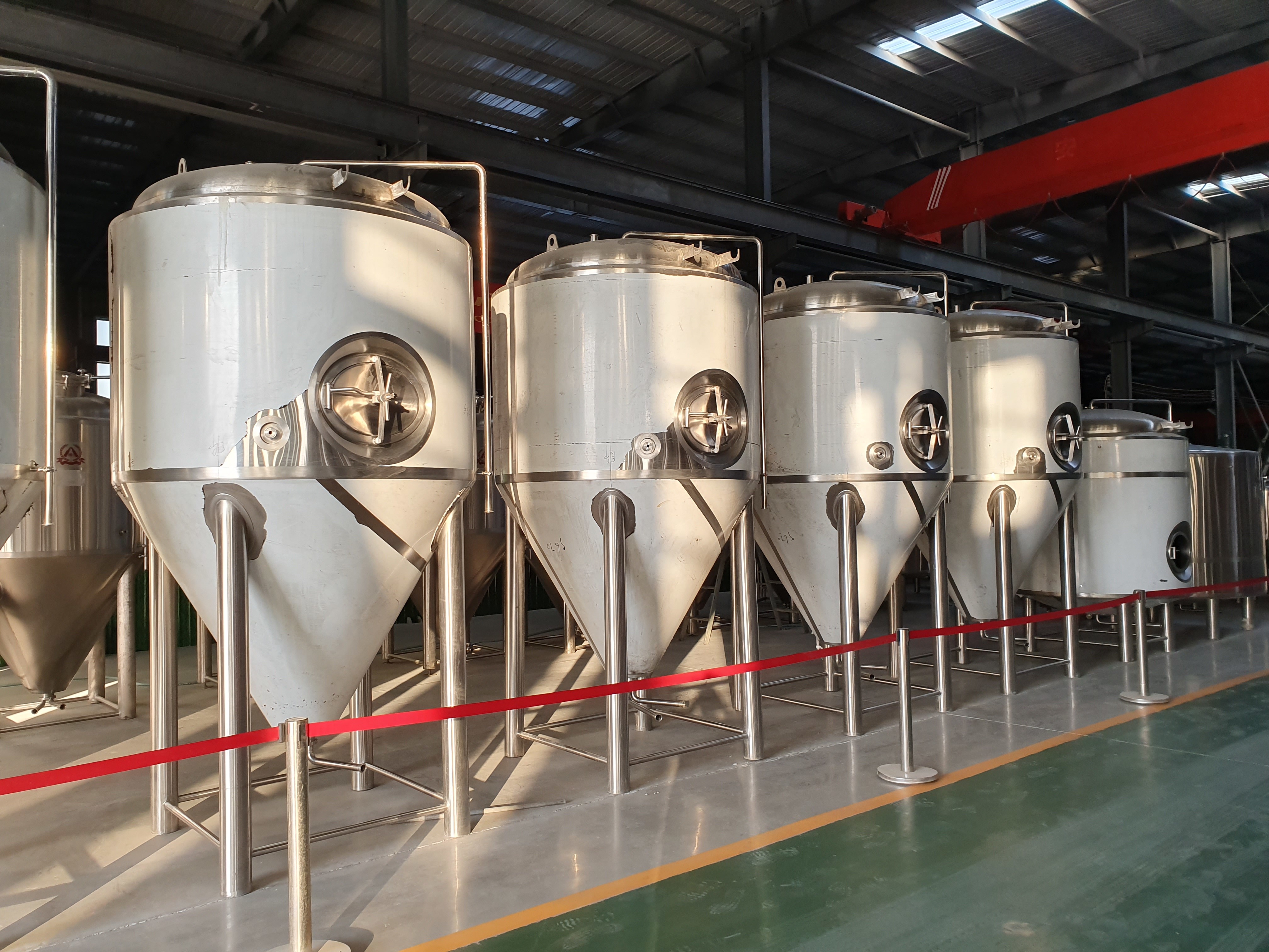 1000L Stainless Steel 304 Beer Fermentation Equipment Turnkey Project For Brewery System Conical Fermentation Tank