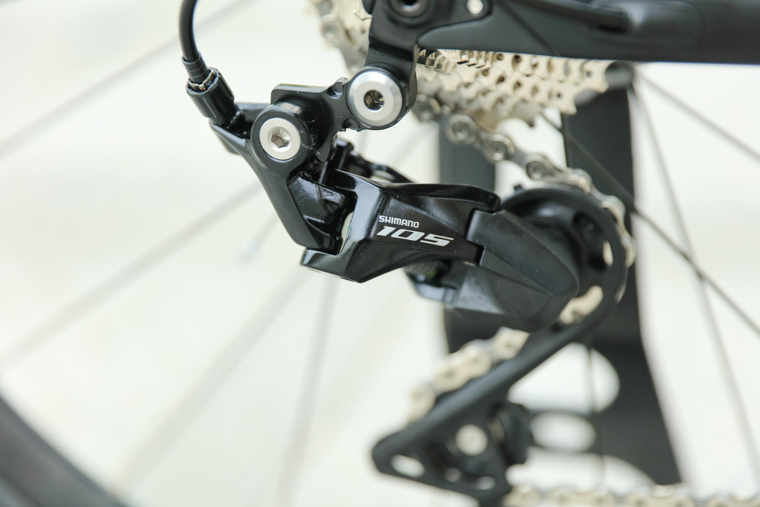 Popular Model 700c Racing Roadbike With 22 Speed Gears And Aluminum Alloy Frame