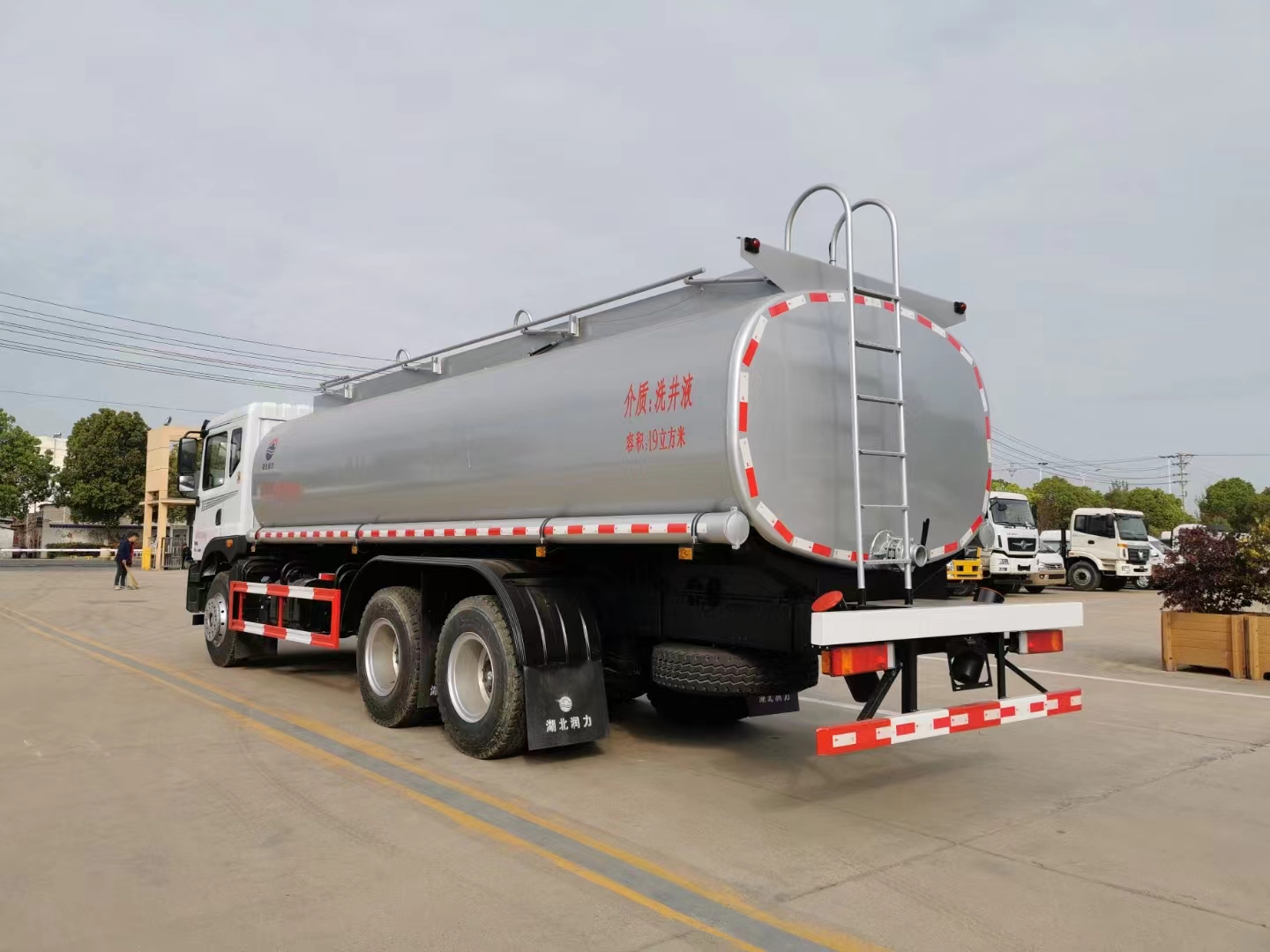 10 Tire LPG Tanker Truck 25000 Liter Fuel Transfer Tank Truck 6x4 Drive Wheel