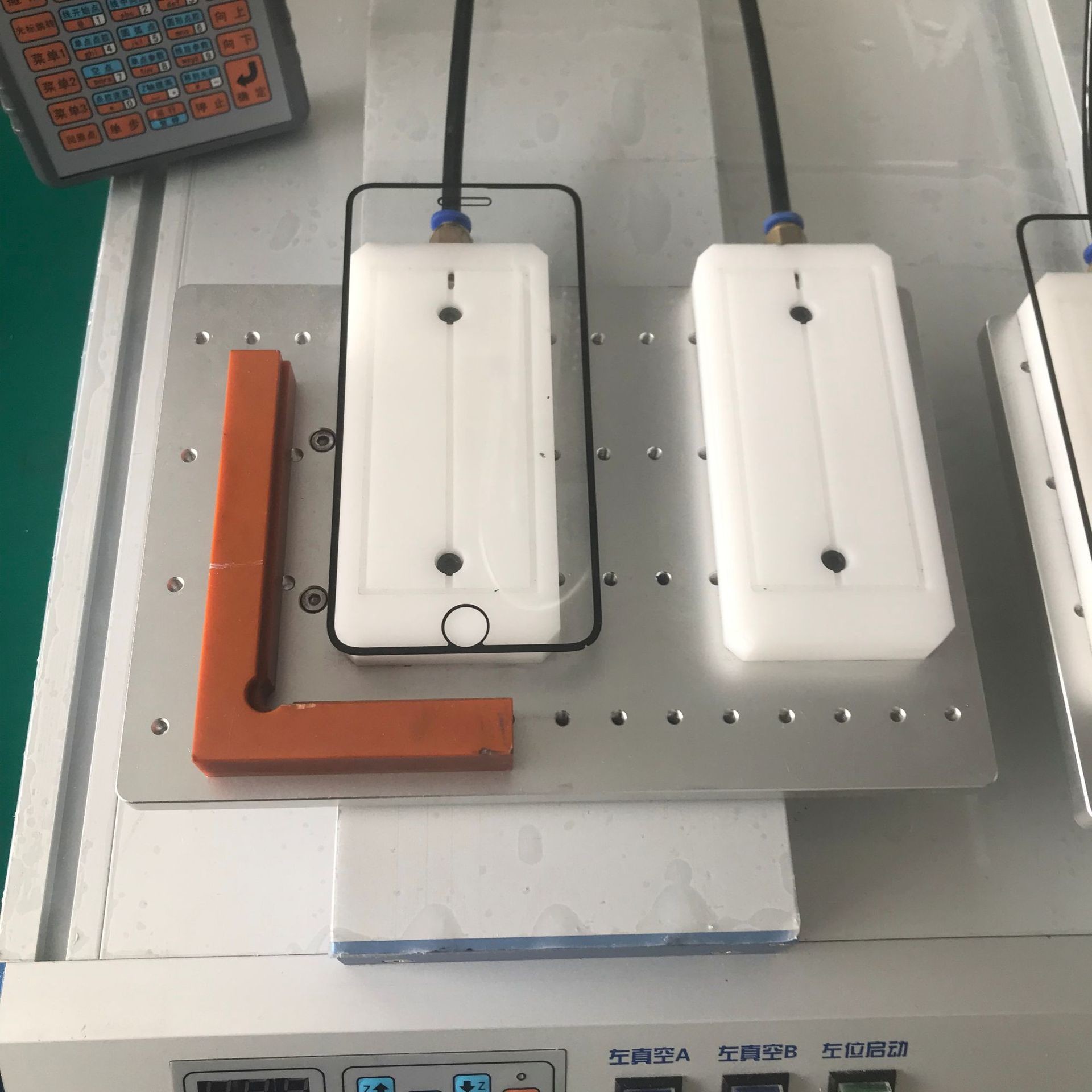 4 Stations Automatic Glue Dispensing Machine Robots High Precision With 3 Axis
