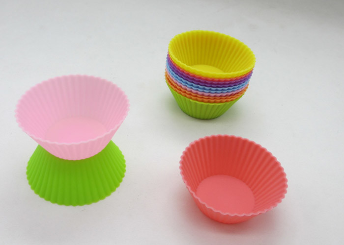 Cute Kitchen Household Items 5cm Round Silicone Cake Moulds Baking Tool