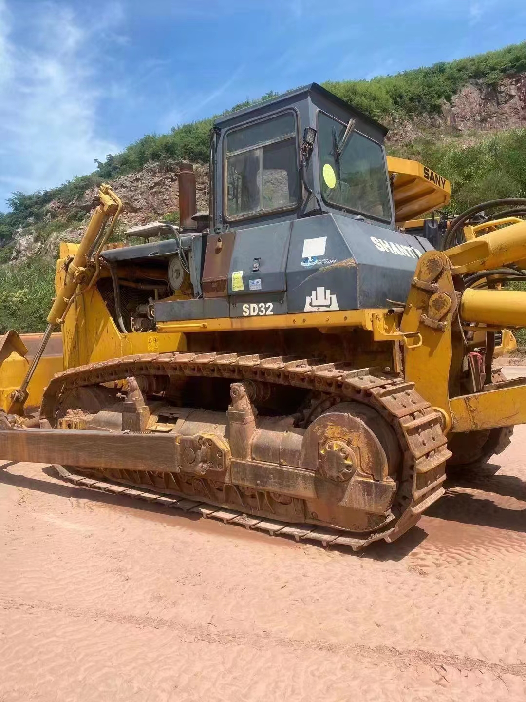 Sell 30Ton 320HP SD32 Dozer with Dozer Blade Good from Chinese Shantui