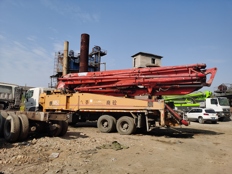 Used / Old Construction Equipment 53M Concrete Pump