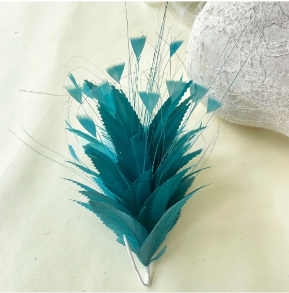 15*15 cm Dyed Stripped Goose Feather Flower Mount with Wire Accessory Pattern Dyed