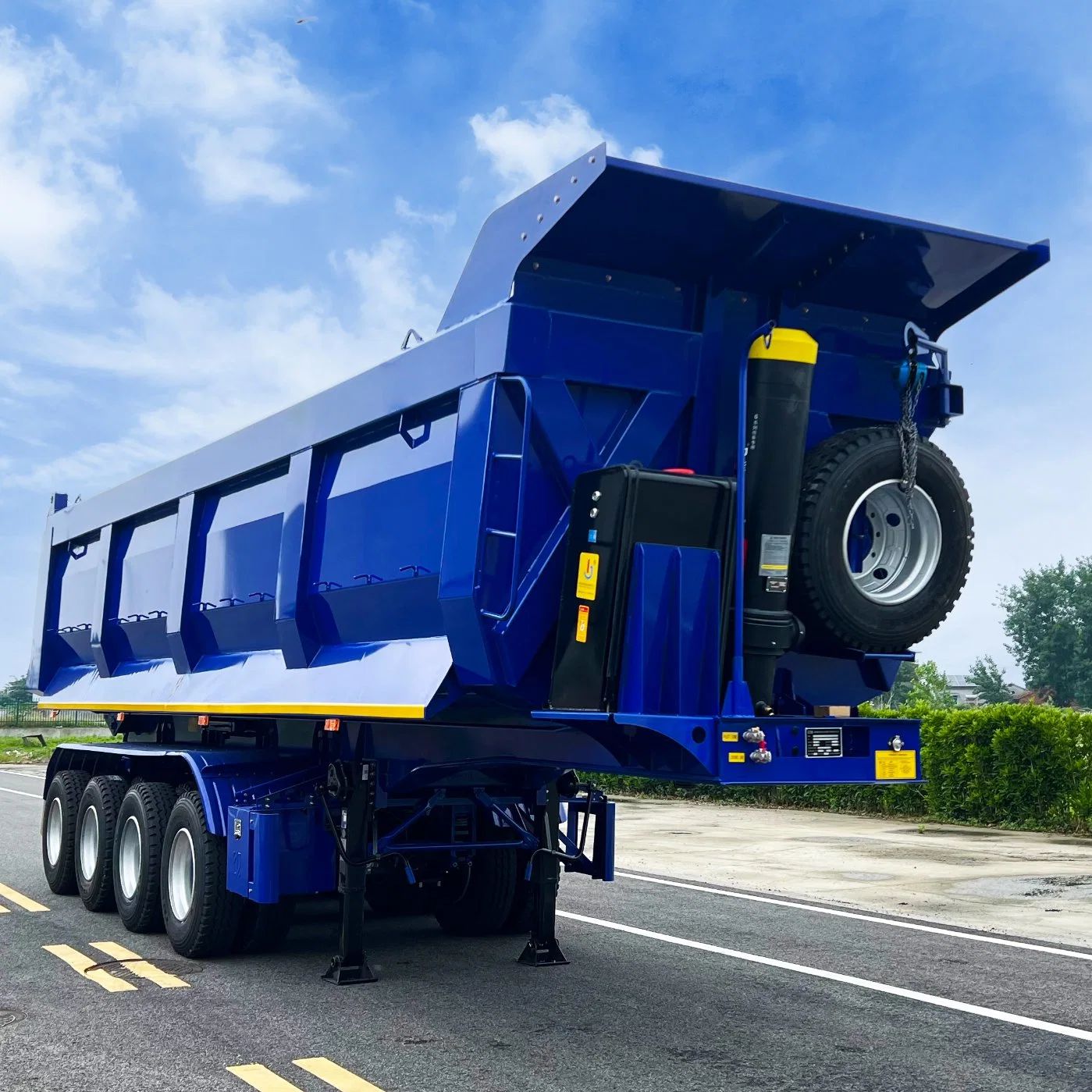 CIMC 4 axles 22/24/26/28/30 ft high strength and durable steel HYVA cylinder offer swift unloading end dump truck semi trailer