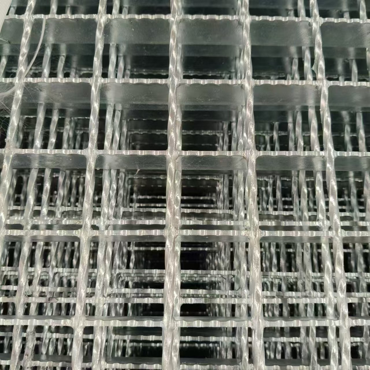 Swage-Locked Steel Gratings: High-Strength, Low-Maintenance Solution