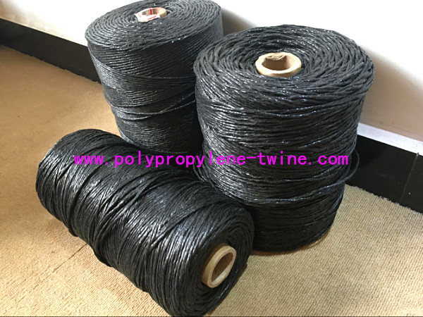 High Performance Filling Splityarn PP Yarn Black Color 2.3 - 3.8 G / D Tenacity