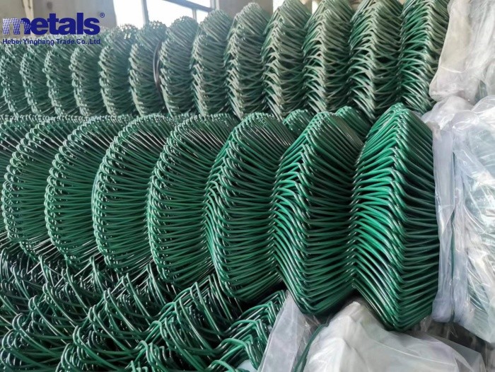 High Quality Green PVC Coated Diamond Chain Link Mesh Fence 50mm*50mm For Gardens