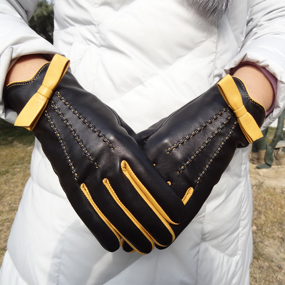 Soft Womens Soft Leather Gloves Plain Style 100% Wool Lining Customized Color