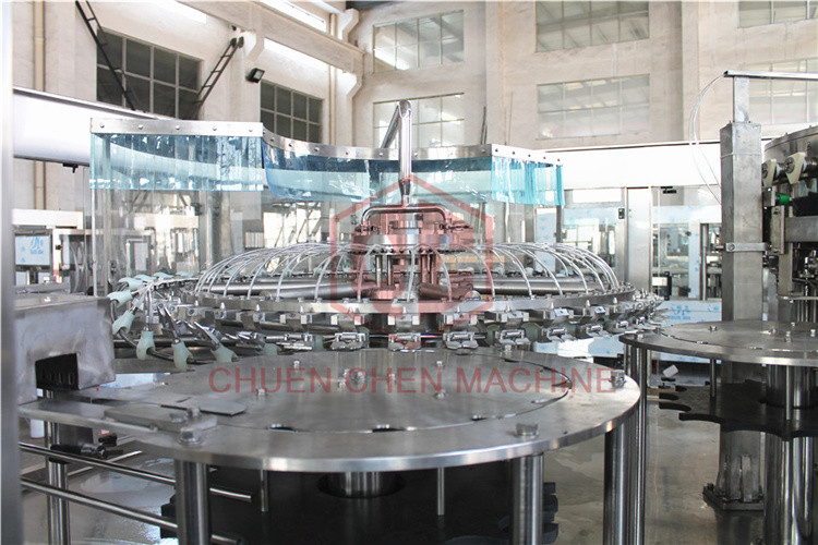 Gravity Carbonated Drink Filling Machine For Plastic Bottle Pet Bottle