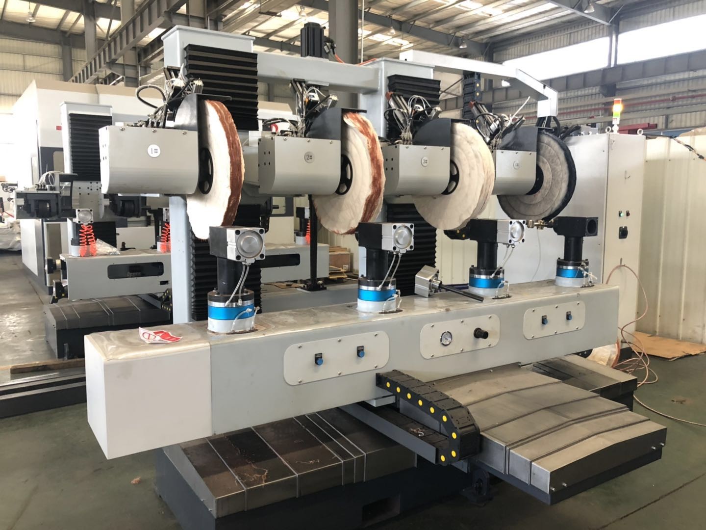Four Stations Brass Sanitary Ware Parts Surface Industrial Polishing Machine