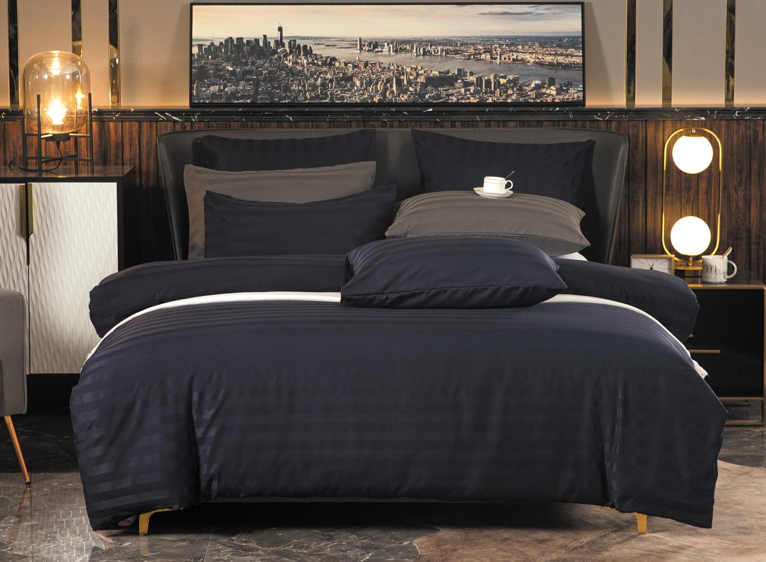 2kg Weight 100% Polyester Satin Stripe Pattern Bedding Set for Home or Hotel Customized