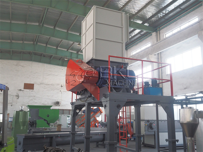PP PE Plastic Film Granulator 300kg H Plastic Pet Bottle Crushing Machine