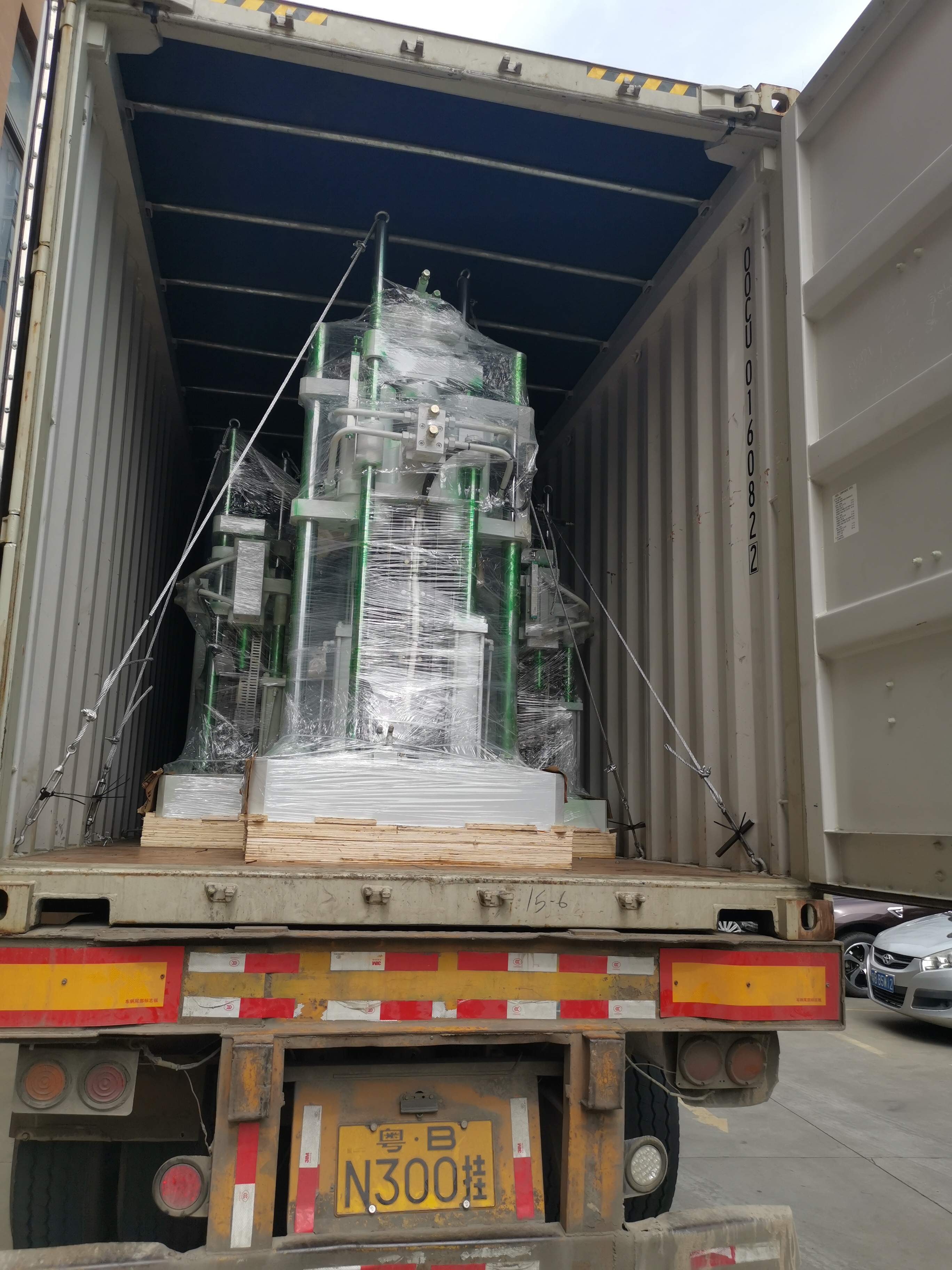 85T Semi Auto Vertical Plastic Injection Molding Machine With Single Table JTT-850D