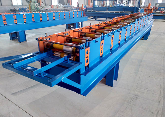 Hydraulic Cutter Ridge Cap Roll Forming Machine For Hard Chrome Plating Rollers Roofing