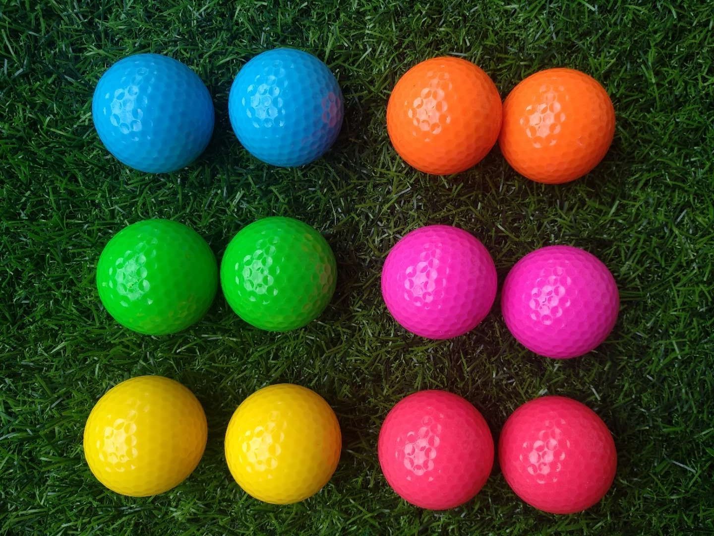 fluorescent golf ball , golf balls , fluorescent golf balls in black light (glow in uv )
