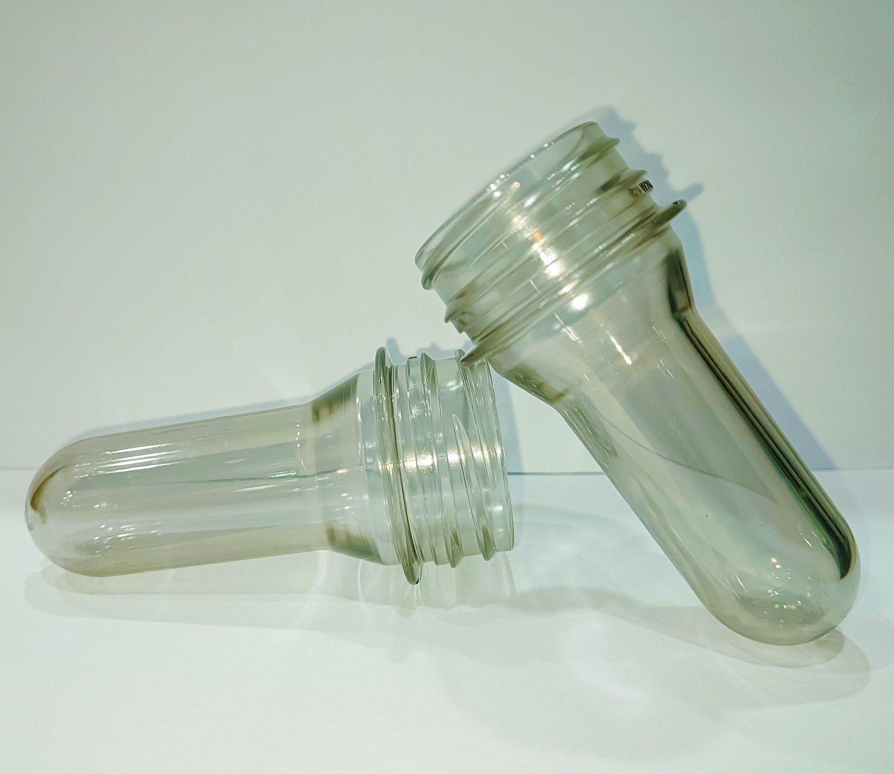 preforms for pet bottles PCO 1880 1881 28mm 38mm 46mm Plastic Bottle Pet Embryo Preform With Plastic Lid Cover