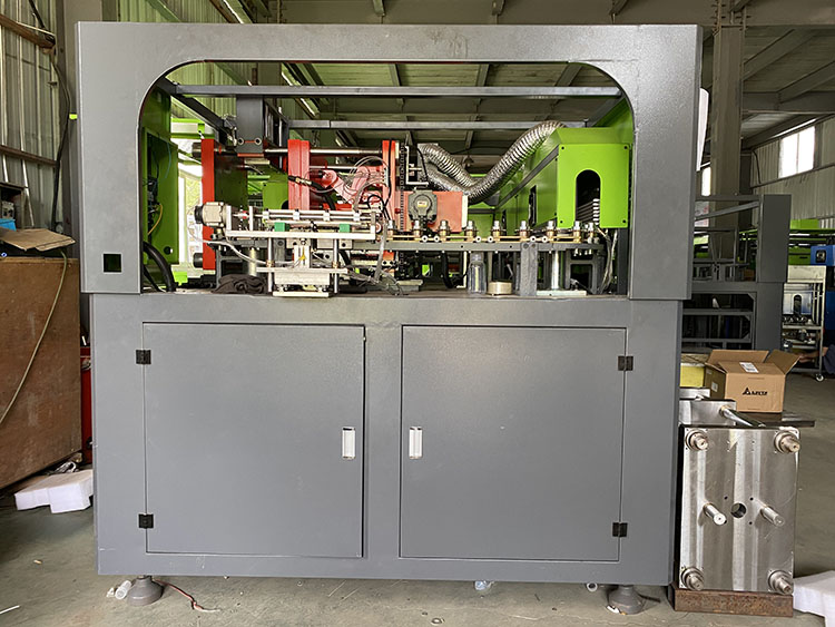 4000BPH 4 Cavity PET Bottle Blowing Machine with Field Maintenance and Repair Service
