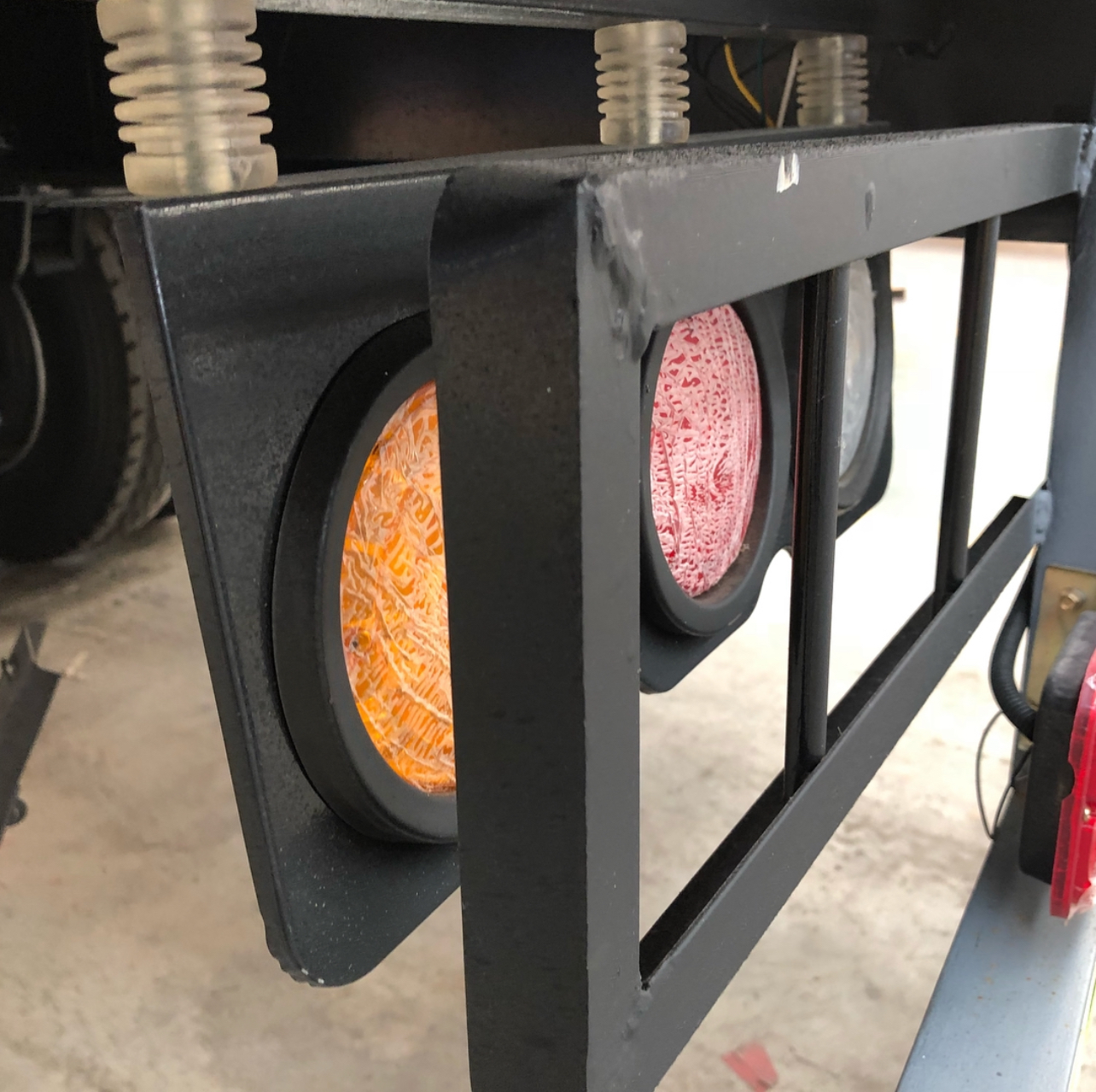 Enhanced Heavy-Duty Container Semi Trailer: Versatile, Durable, and Efficient Transport Solution for All Your Cargo Needs