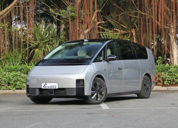 Customizable Fashion Personalized Lixiang Mega Electric Vehicle 5 Seaters MPV