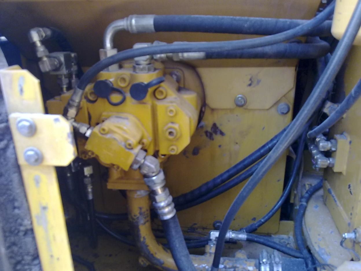 Used Cat 307c Track Excavator With Bucket Capacity 0.31 M³