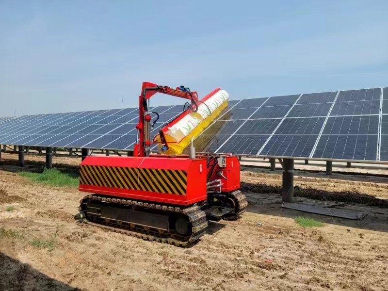 ODM Cleaning Equipment Machines Crawler Solar Panel Cleaning Machine