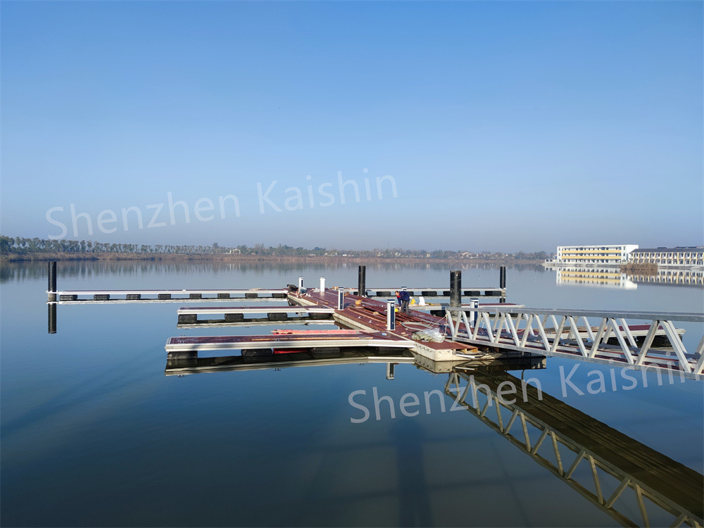 Portable Aluminum Alloy Floating Docks Marina Pontoon With Mooring Cleats And WPC Decking
