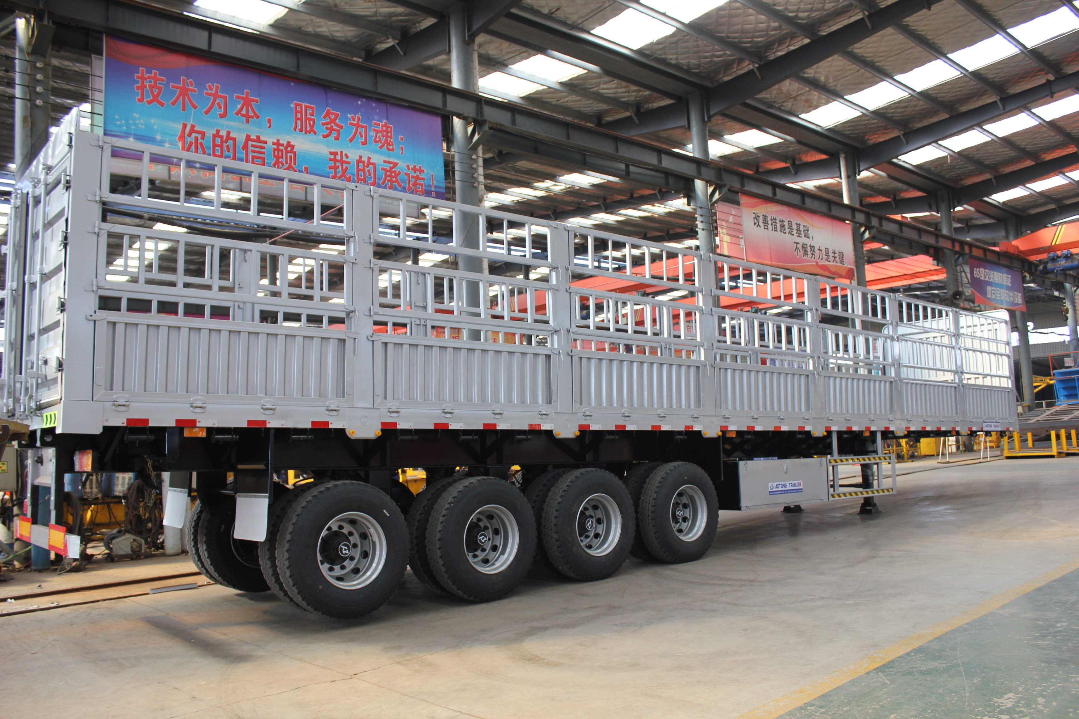11.00r20 12r22.5 315 385 Tire 3 Axle 40ft Warehouse Type Side Wall Fence Semi Trailer