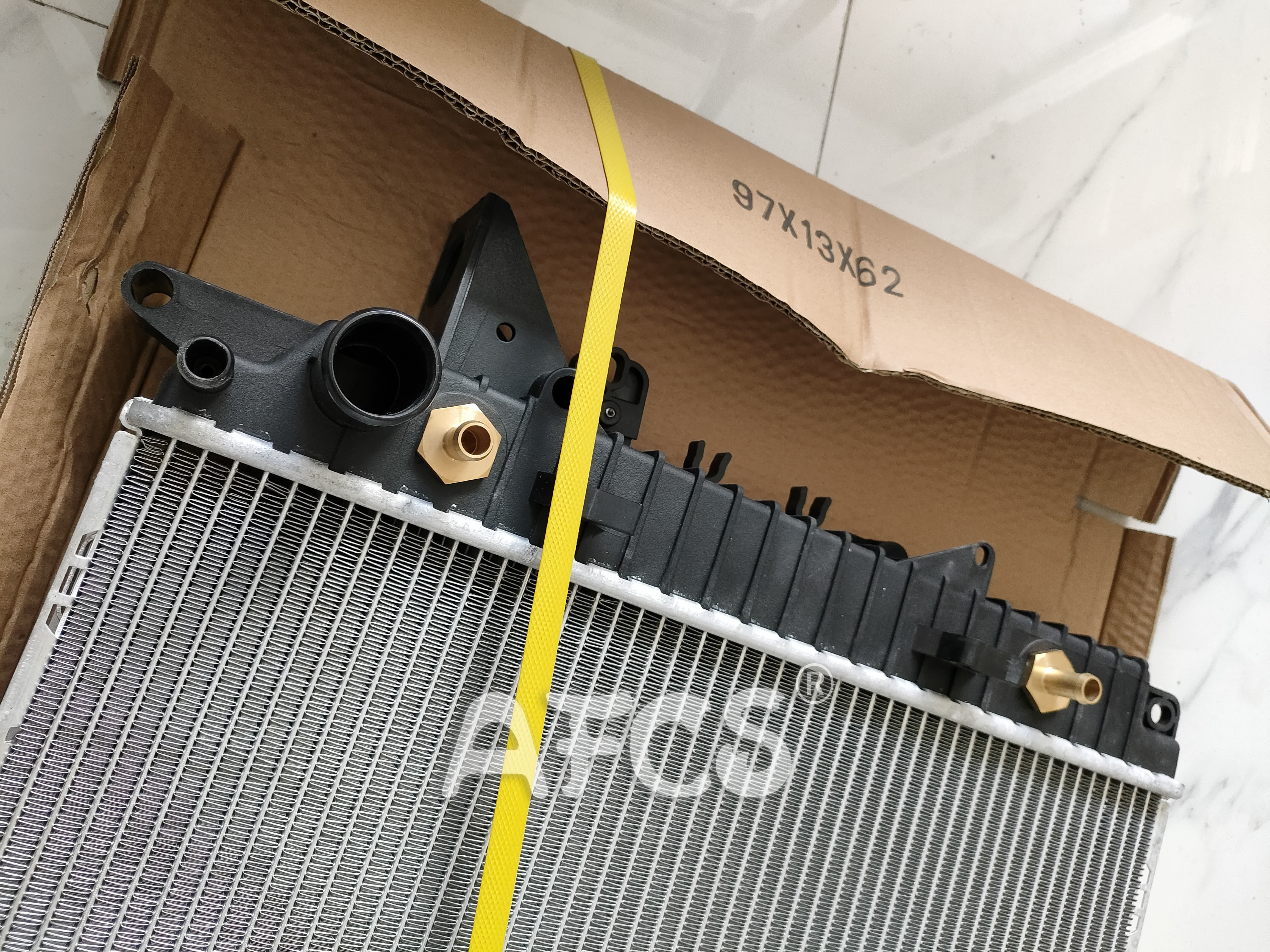 LR021778 PCC500061 PCC500560 Aluminum Radiator For Land Rover Discovery III L319