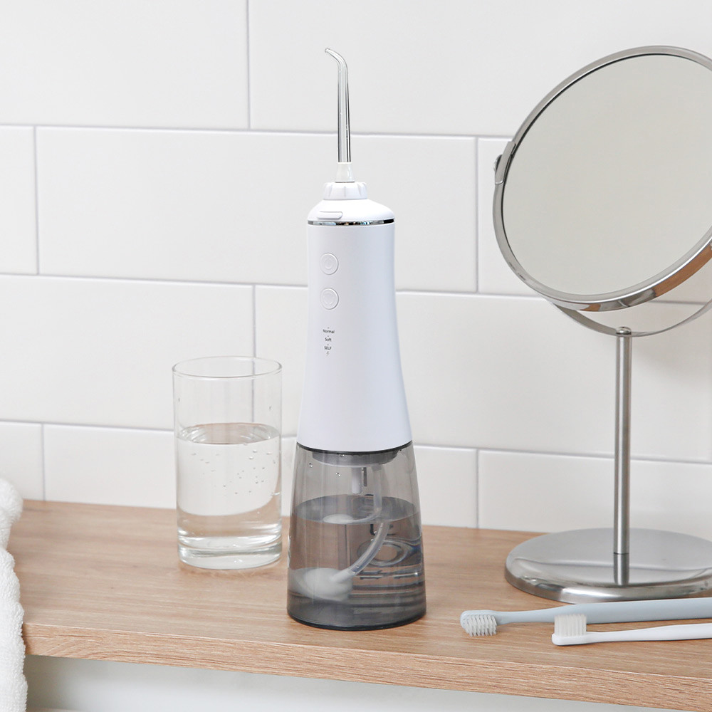 USB Rechargeable Dental Flosser , 1400-1800 Times/Min Wireless Oral Irrigator