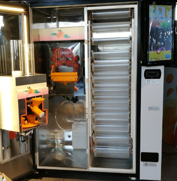 Wifi Coins Bank Notes Payment Orange Juice Vending Machine With Big Glass Window