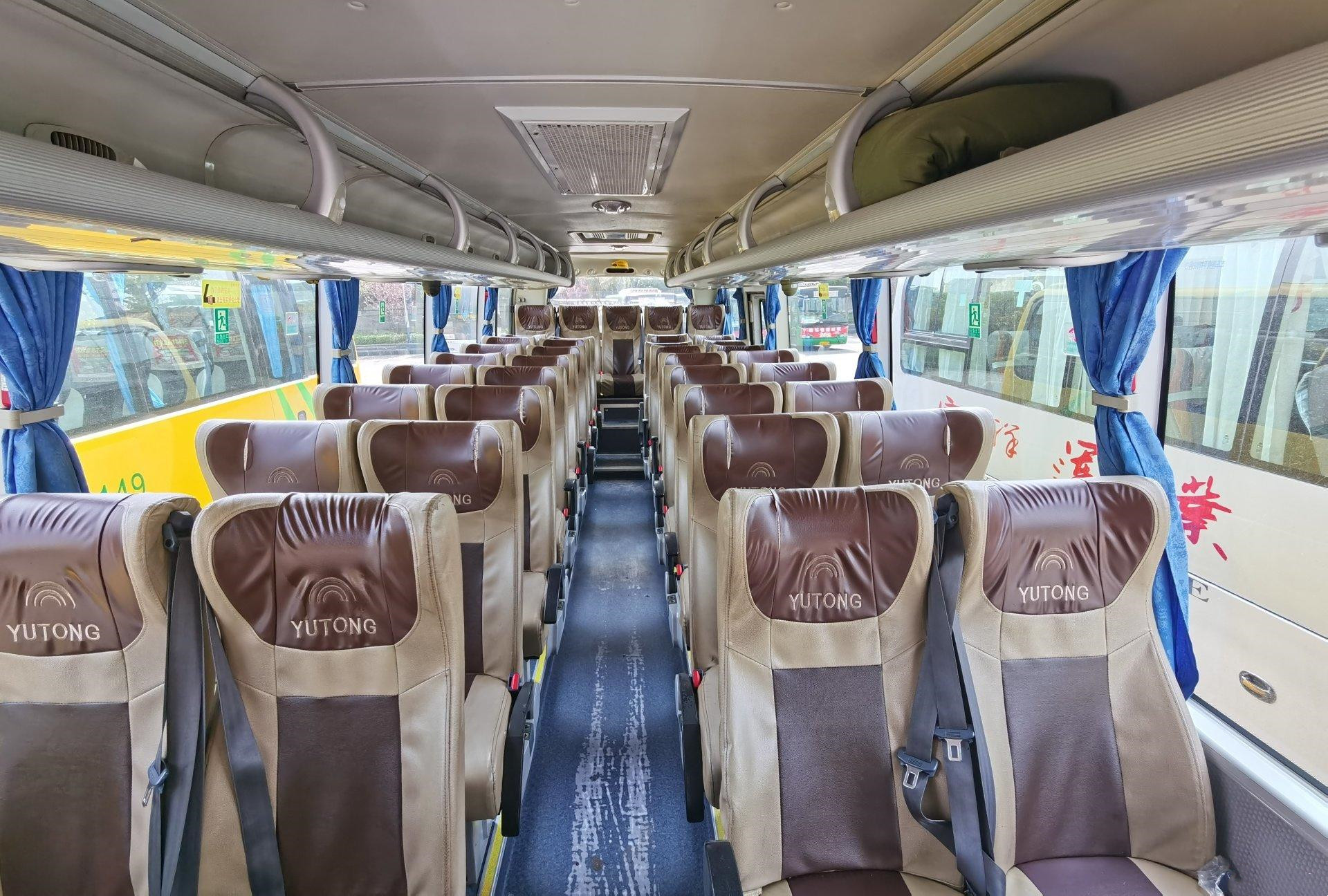Second Hand Buses Yutong Left Steering ZK6906 Buses And Coaches 38seats weichai 270hp