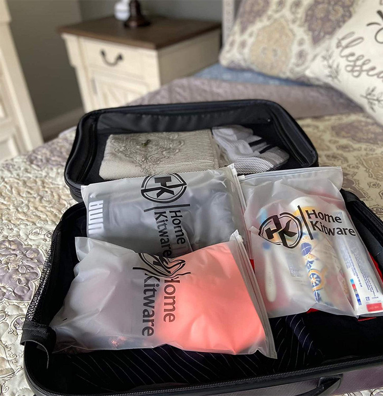 7.5*11.5in Travel Frosted k Packaging Bag For Apparel / Cosmetic