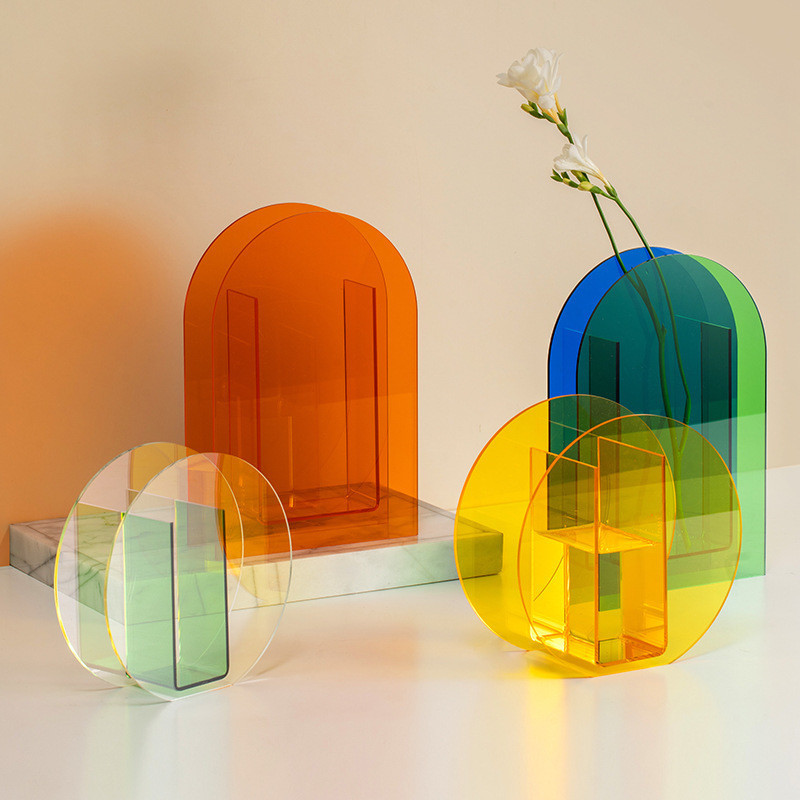 Custom Wholesale Luxury Modern Transparent Acrylic Candle Holder Pillar Floating Candle Decoration Transparent Wedding Vase