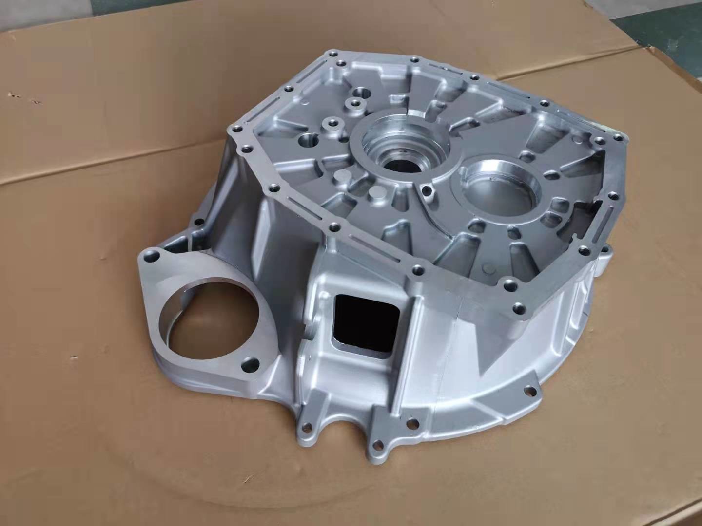 ISUZU Gearbox Housing 8972370996 8972370995 MYY5T MYY6T Transmission