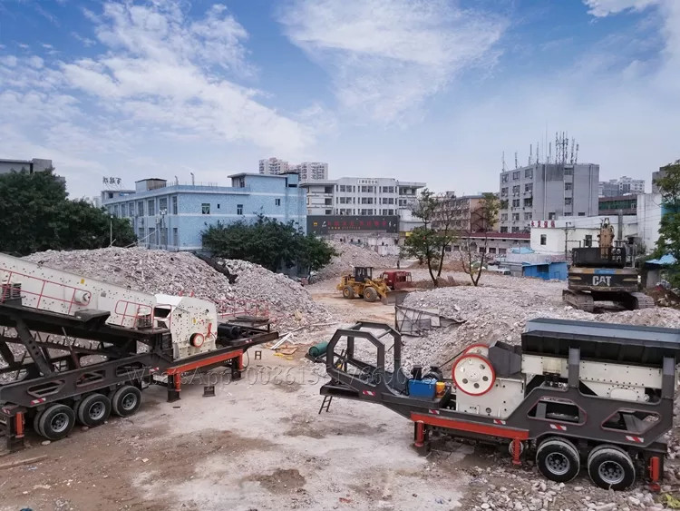210 TPH Mobile Crusher Machine 75Kw Portable Jaw Crusher For Mountain Stone Crusher Line