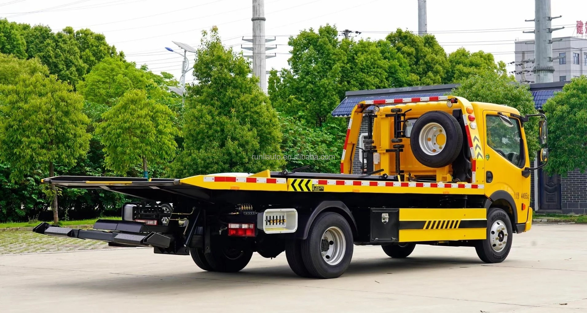 Factory DFAC DongFeng Wrecker Truck Small Mini Light Duty 5 Ton Flatbed Platform Tow Wrecker Truck