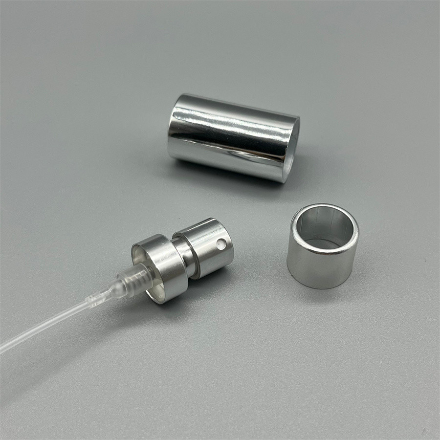 Luxurious Silver Perfume Sprayer - Elegant Dispenser for Fragrances