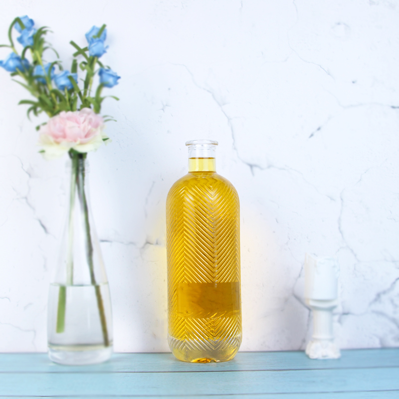 Transparent 750ml Capacity Extra Flint Engraving Glass Bottle With Cork With 500ml Capacity