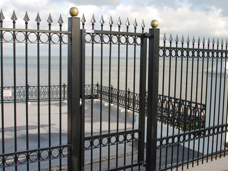 Outdoor Decorative Wrought Iron Garden Fencing