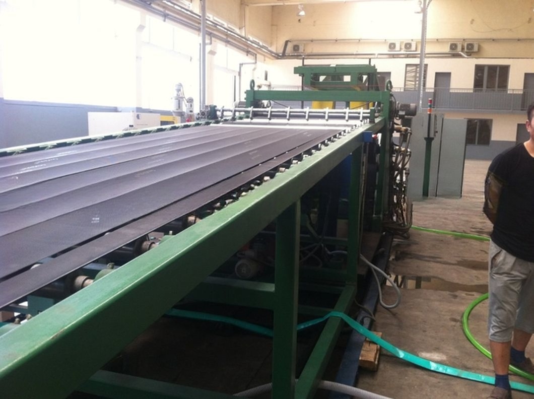 HDPE Sheet Extrusion Production Line Used for Geocell/ HDPE Plastic Geo Cell Making Machine/Geo-Cell Plastic Sheet/HDPE Geocell Production Line /Extruder