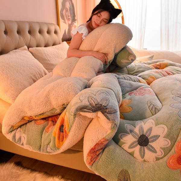 3 Grade Color Fastness Soft Chemical Fiber Quilt Customized Size for Luxury Bed