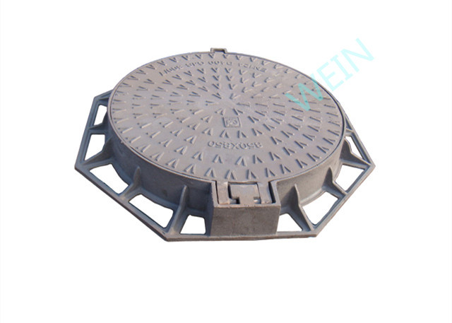 SGS Ductile Iron Manhole Cover Smooth Surface For Industry / Construction