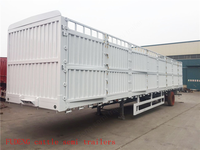 Steel removable fence semi tractor trailer for cattle delivery