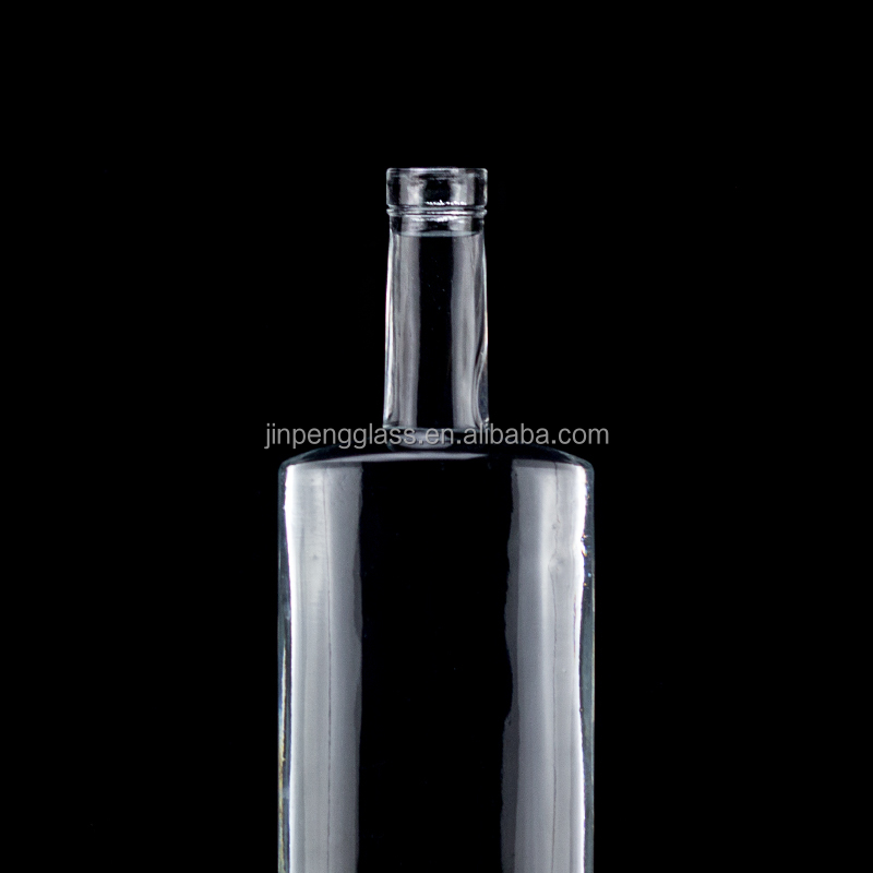 1750ml 1000ml Glass Bottles for Liquor Customized Round Vodka Bottle Versatile Usage