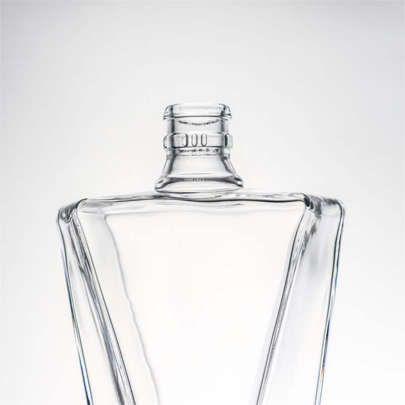 Decal Surface Handling 700ml Glass Bottle for Whisky Gin Rum in Custom Shape