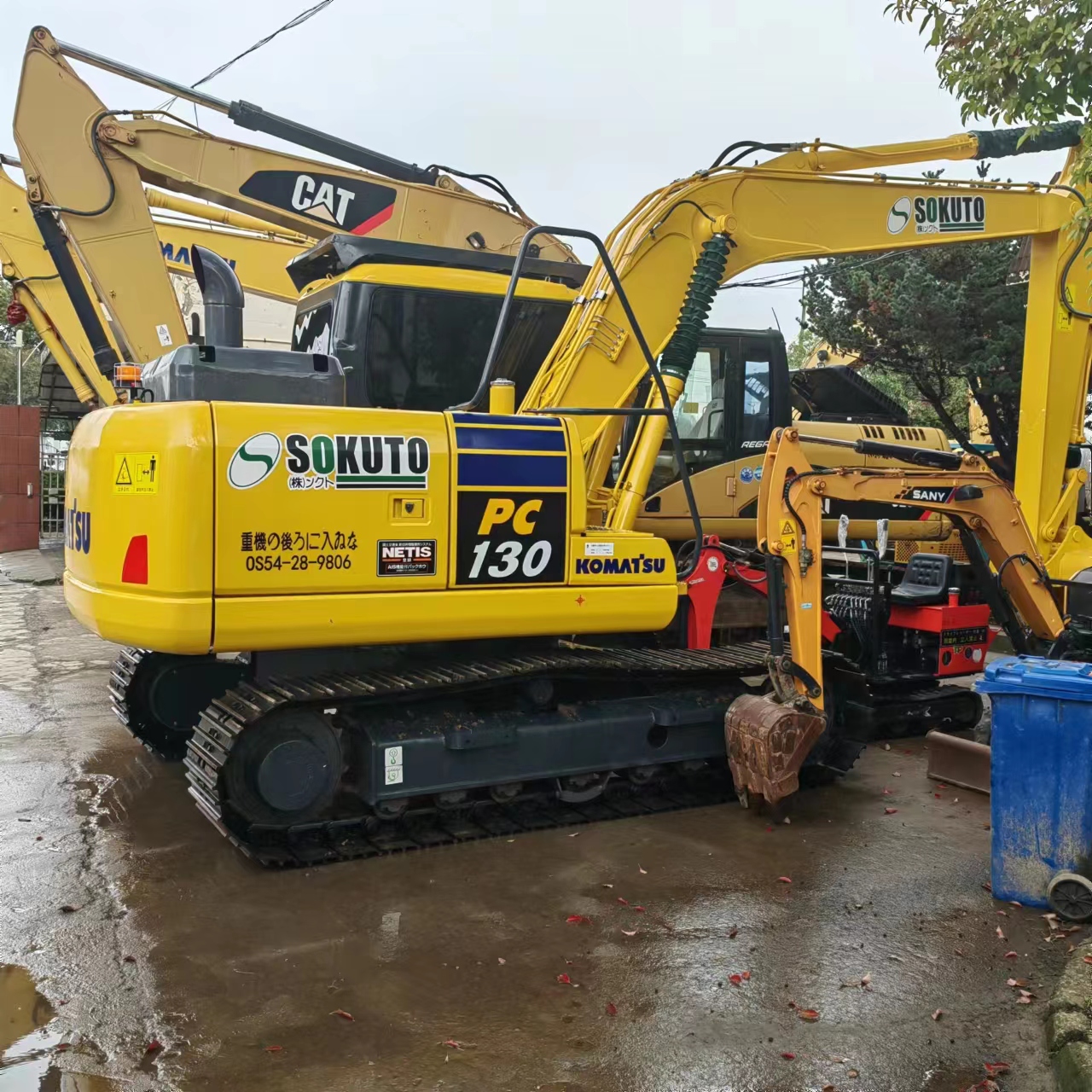 Komatsu PC130 Excavator With Enclosed Cab 0.53m3 Bucket Capacity