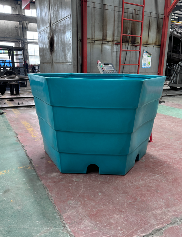 Customized Rotational Molding Products , 2000L Roto Molded Water Tanks For Water Carrying And Collection